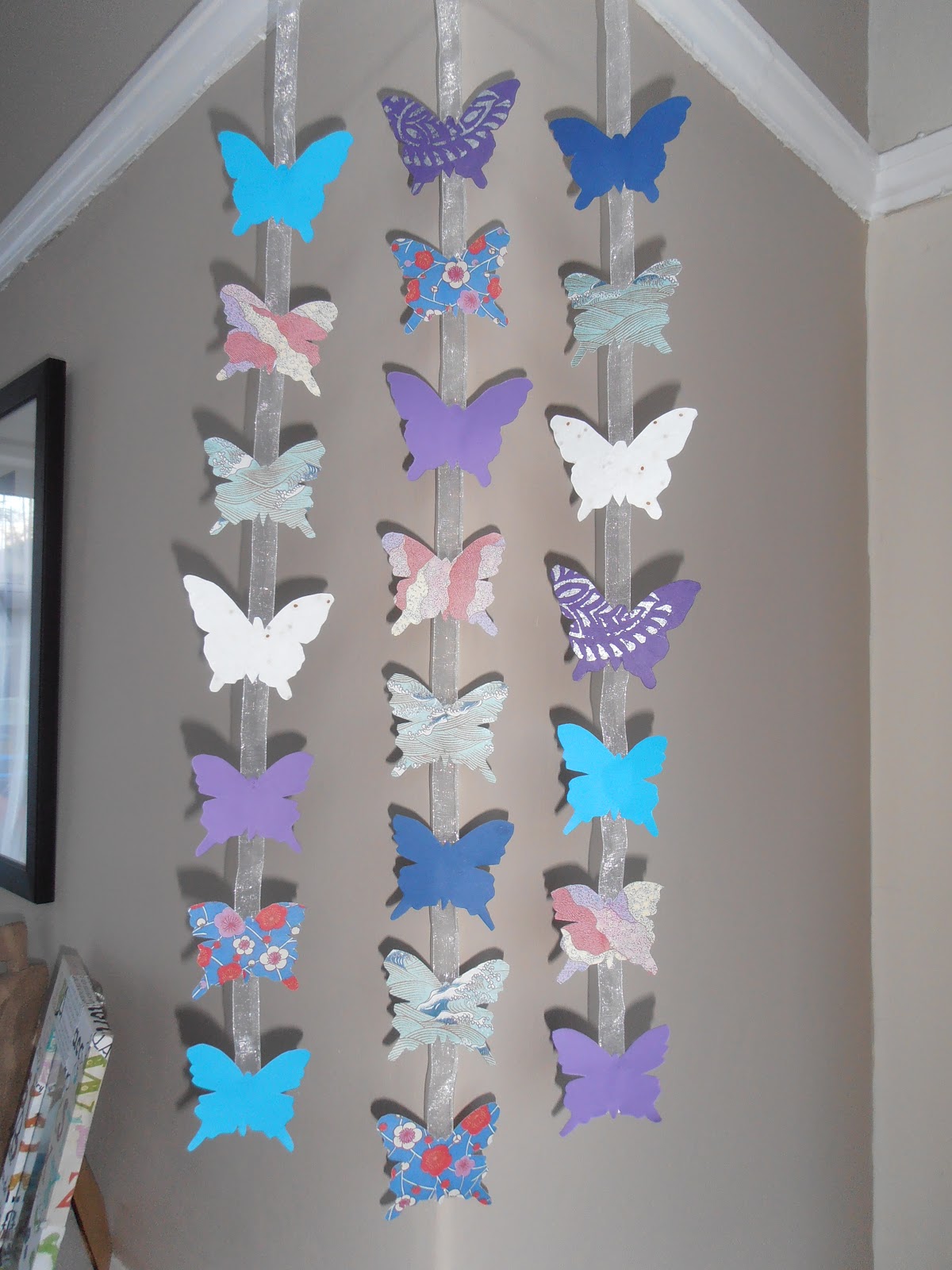 Гирлянда из бабочек